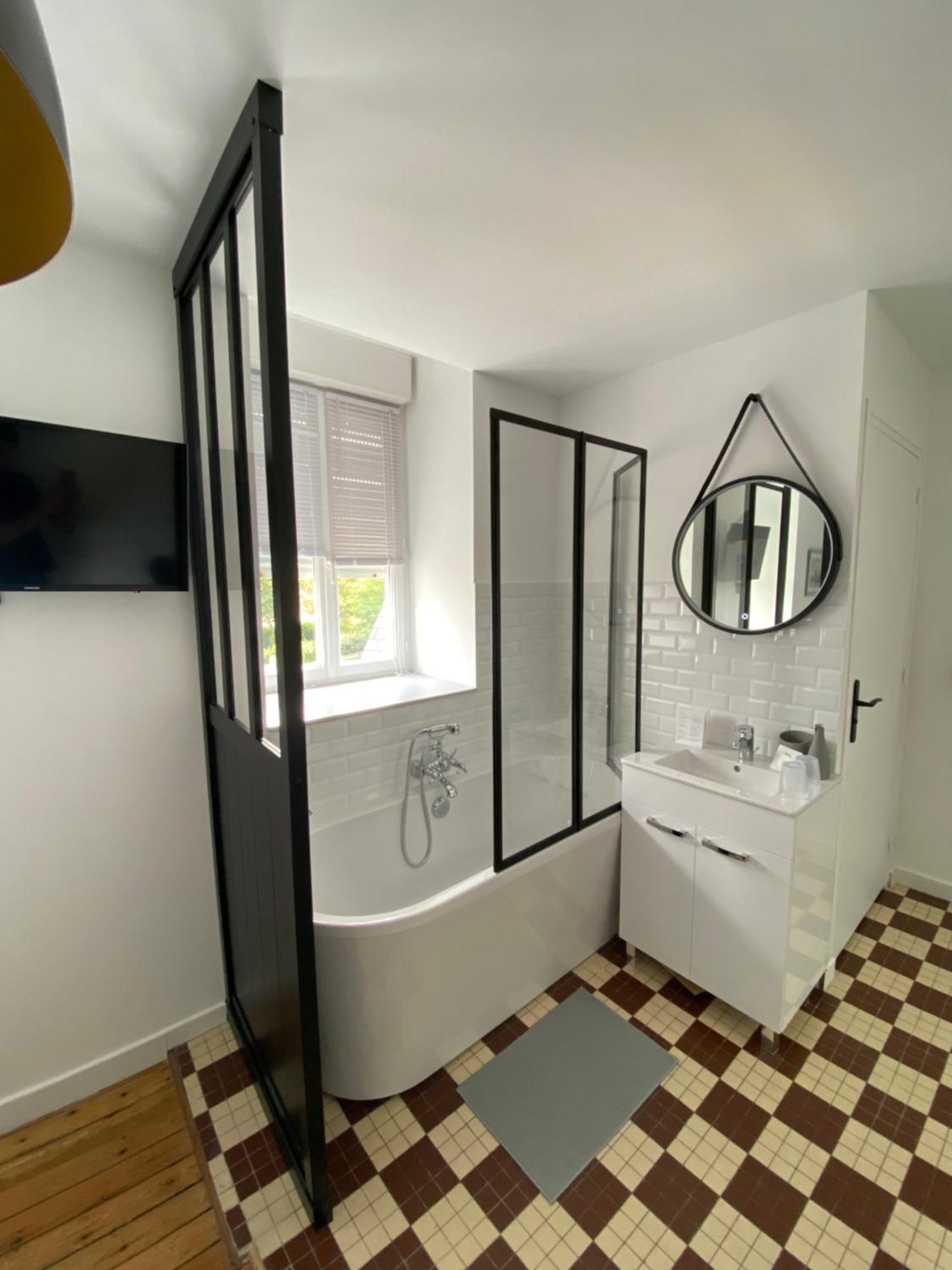 Md Gallery Bed and Breakfast Arromanches-les-Bains Esterno foto